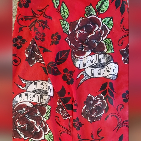 True Love Floral Red Scarf Tattoo Fusion Vintage Y2K Rockabilly Ed Hardy Style - Picture 4 of 6
